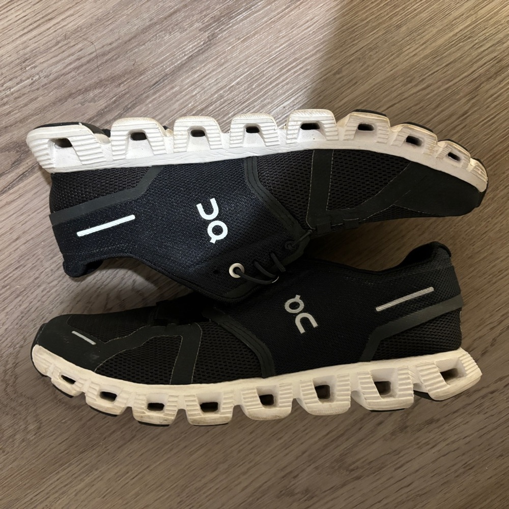 On Running Cloud Men's Black Running Shoes